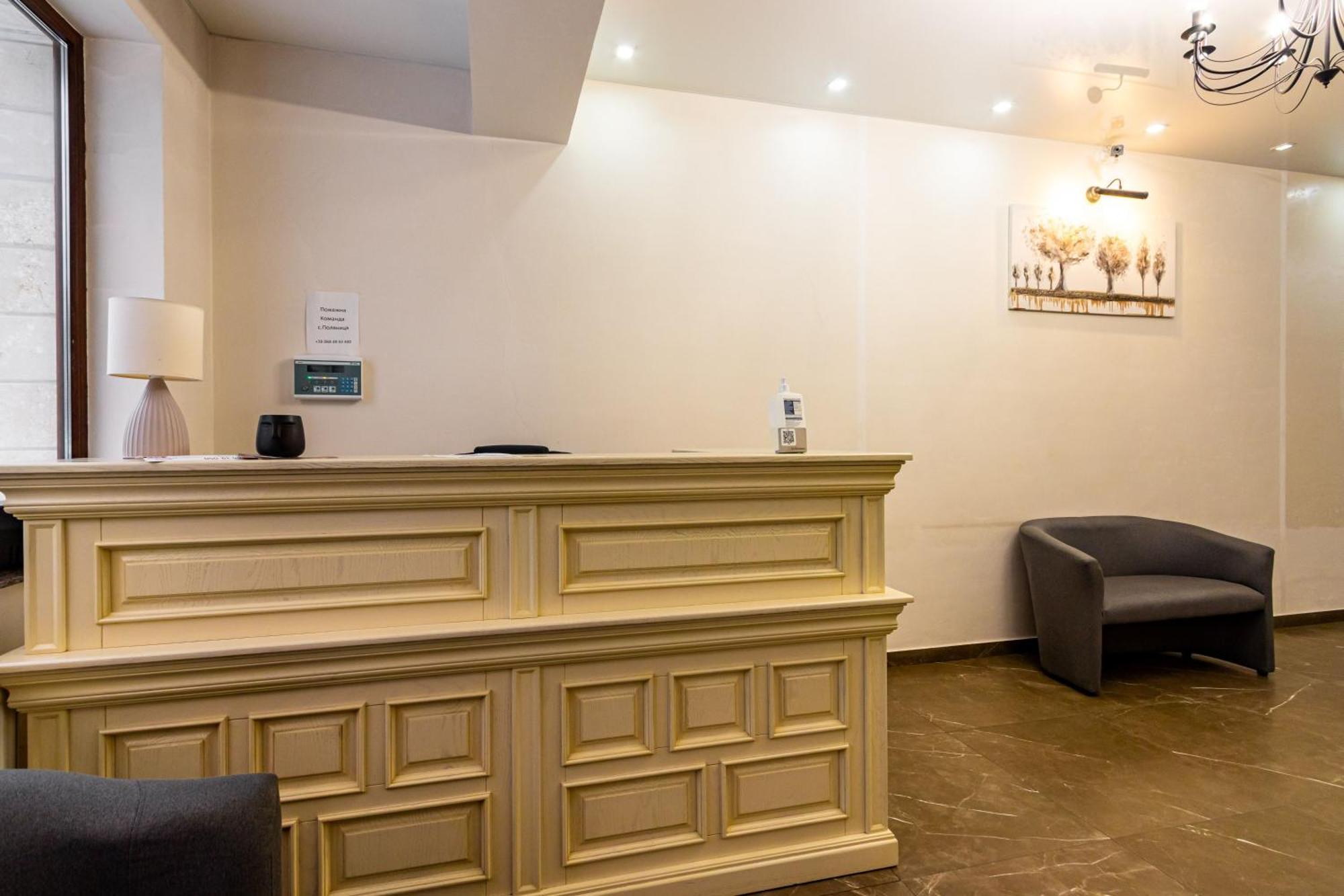 La Кrechunu Hotel Boekovel Buitenkant foto
