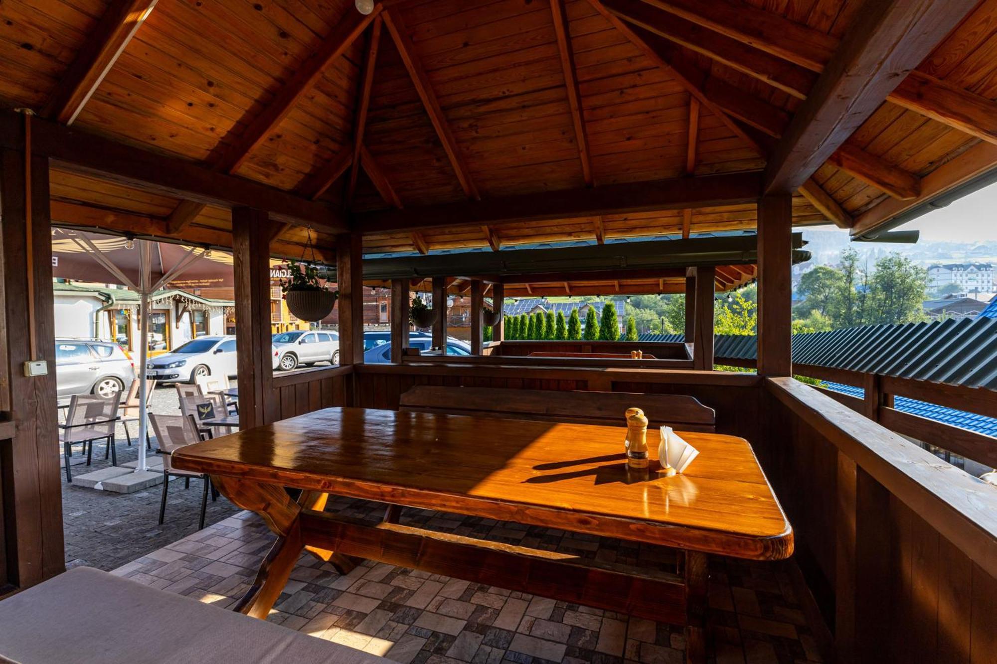 La Кrechunu Hotel Boekovel Buitenkant foto