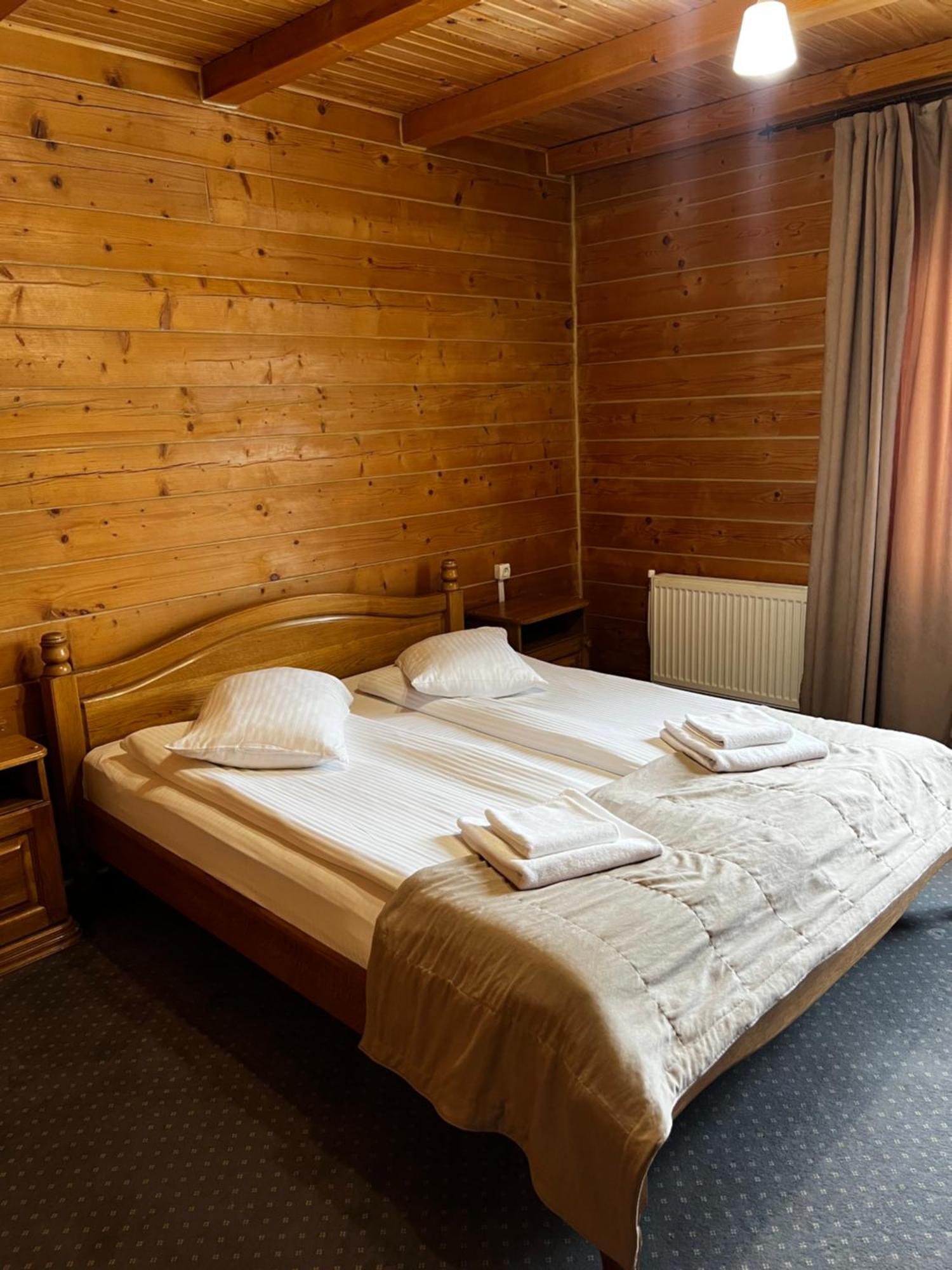 La Кrechunu Hotel Boekovel Buitenkant foto