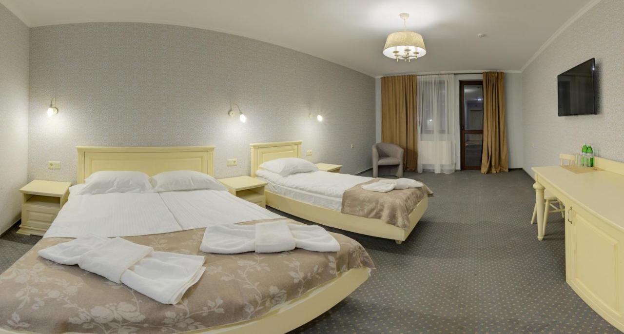 La Кrechunu Hotel Boekovel Buitenkant foto